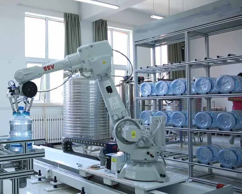 Robotic Palletizing Arm
